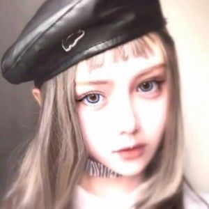 Meet your Posher, Anissa**